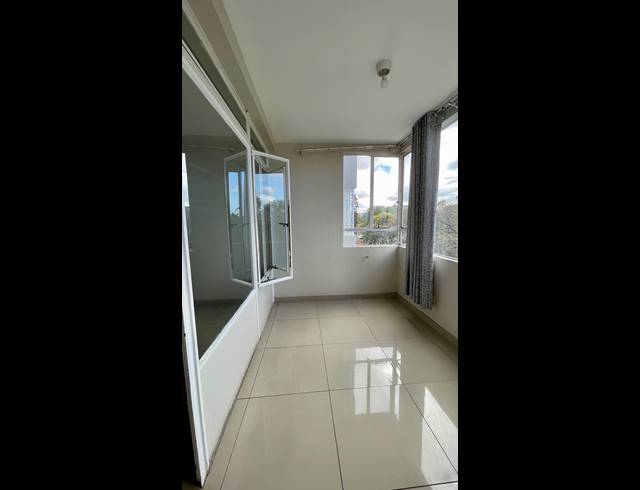 2.5 BEDROOM APARTMENT FOR SALE IN ESSENWOOD